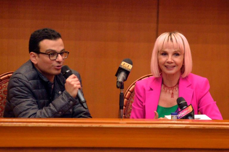 النجمة العالمية خلال الندوة