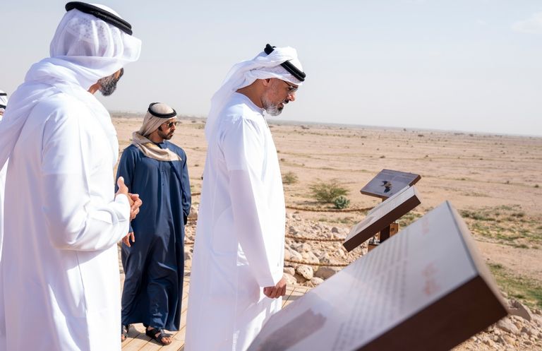 منتزه جبل حفيت الصحراوي.. وجهة أثرية ترفيهية