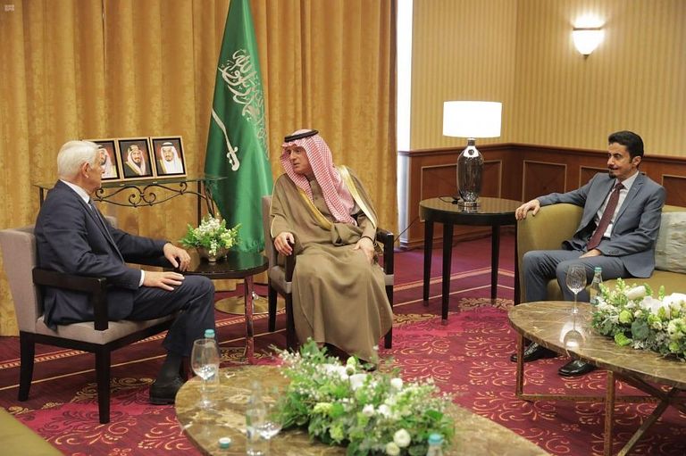 عادل بن أحمد الجبير خلال لقاء وزير الخارجية الروماني السابق