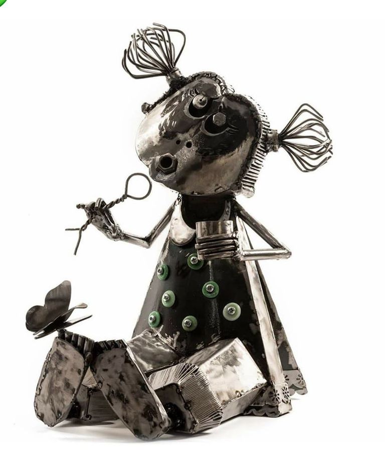 من أعمال معرض الفنانة نيفين فرغلي