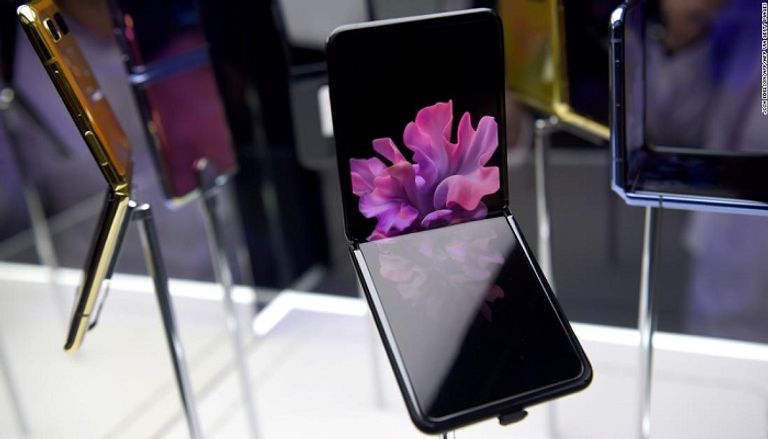 هاتفا موتورولا رازر وجالكسي زد فليب