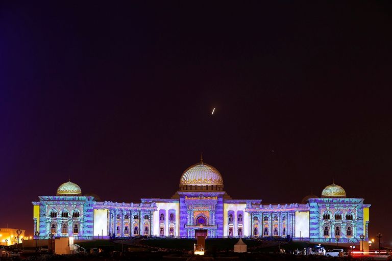 جانب من عروض مهرجان أضواء الشارقة