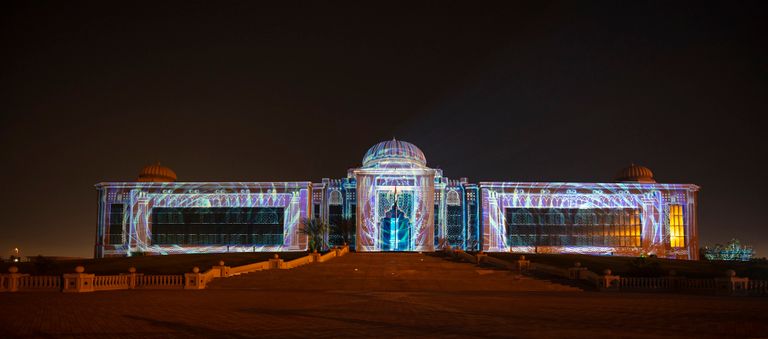 جانب من عروض مهرجان أضواء الشارقة