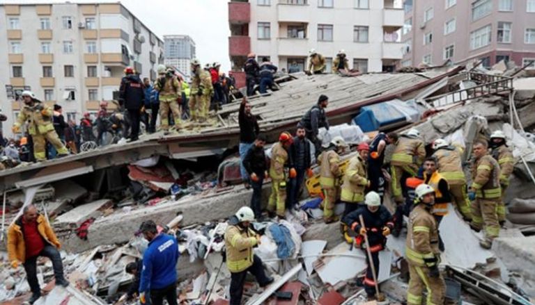 انهيار مبنى في إسطنبول - أرشيفية