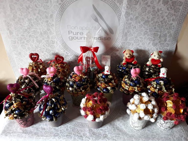 من أعمال السيدة الجزائرية جانب من أعمال الجزائرية