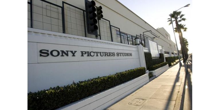 جهود مكثفة في هوليوود لمواجهة كورونا