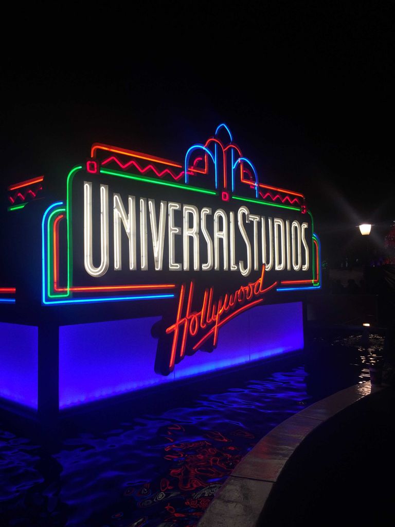 جهود مكثفة في هوليوود لمواجهة كورونا