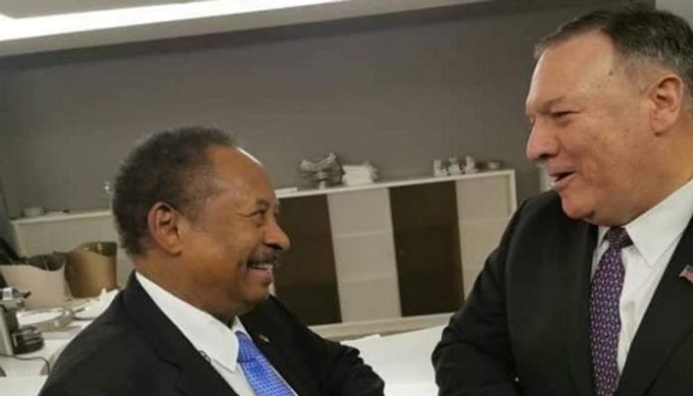 وزير الخارجية الأمريكي خلال لقاء سابق مع رئيس وزراء السودان 