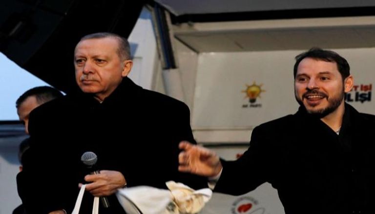 أردوغان برفقة صهره وزير المالية بيرات ألبيرق - أرشيفية