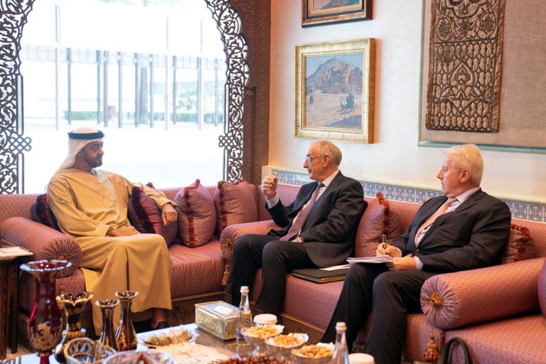 الشيخ محمد بن زايد آل نهيان خلال استقباله هيرفي جولو