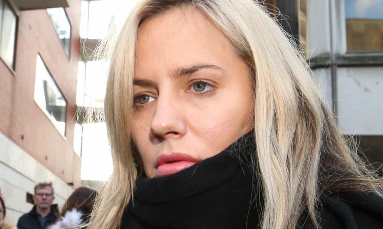 كارولين فلاك