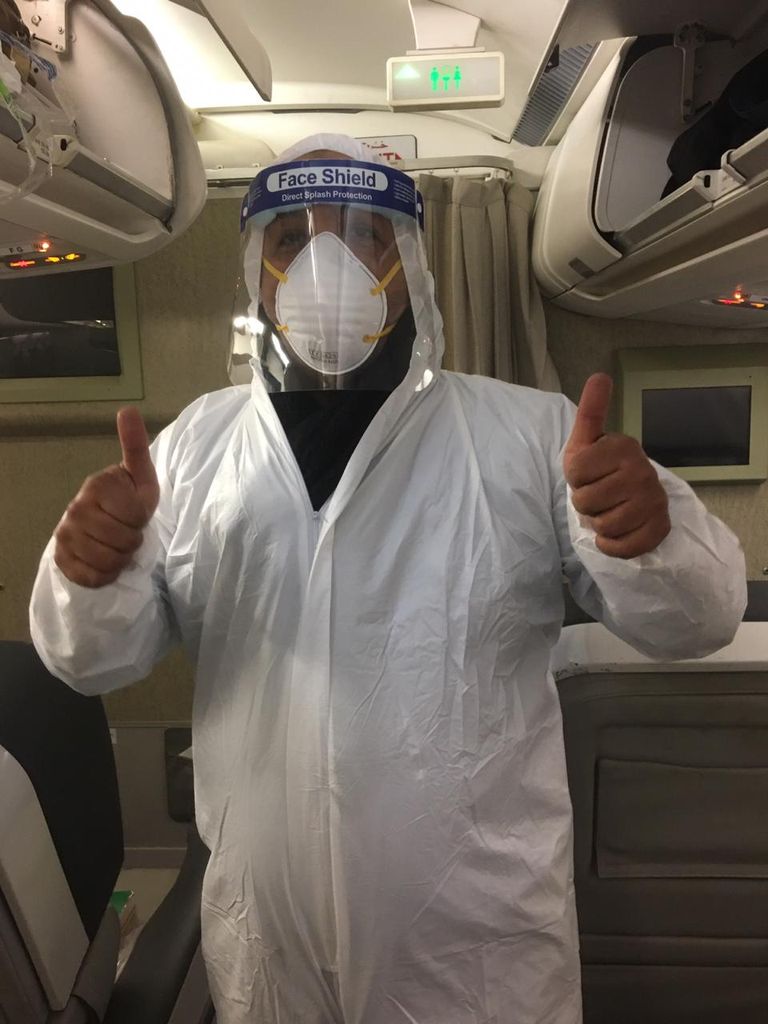 الأطباء أثناء إجراء بعض الفحوصات