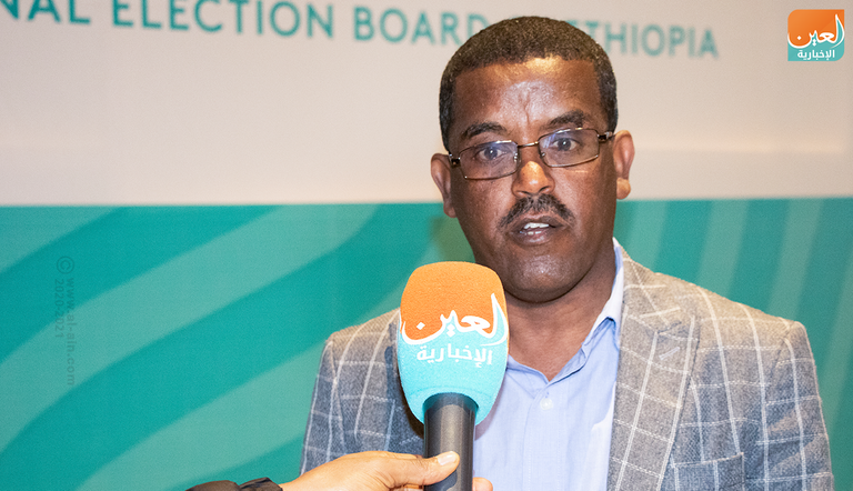 يلقال جيتنت ، رئيس الحركة الوطنية الإثيوبية جانب من لقاء مجلس الانتخابات مع الأحزاب الإثيوبية