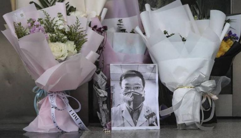 رسائل اعتذار للطبيب الصيني "مكتشف" كورونا