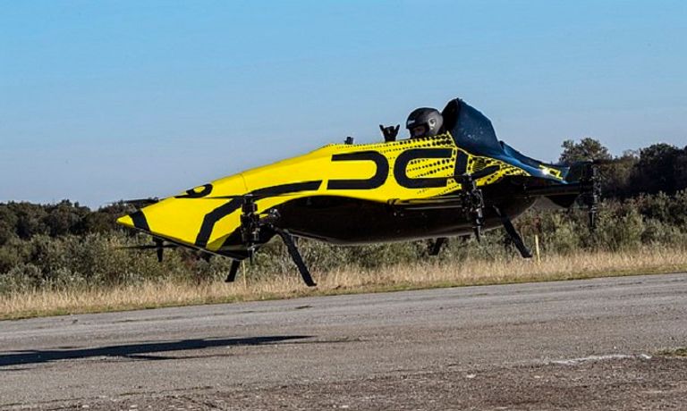 الطائرة الملقبة بـ"فورمولا 1 السماء"