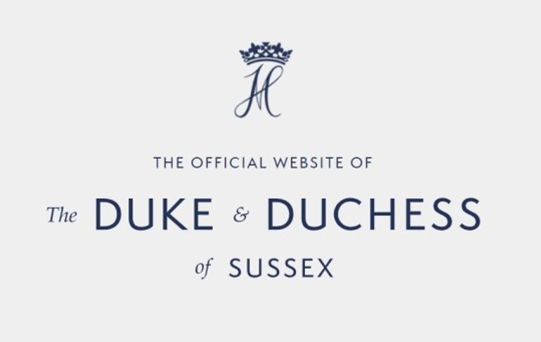 الملكة إليزابيث مع هاري وميجان ماركل