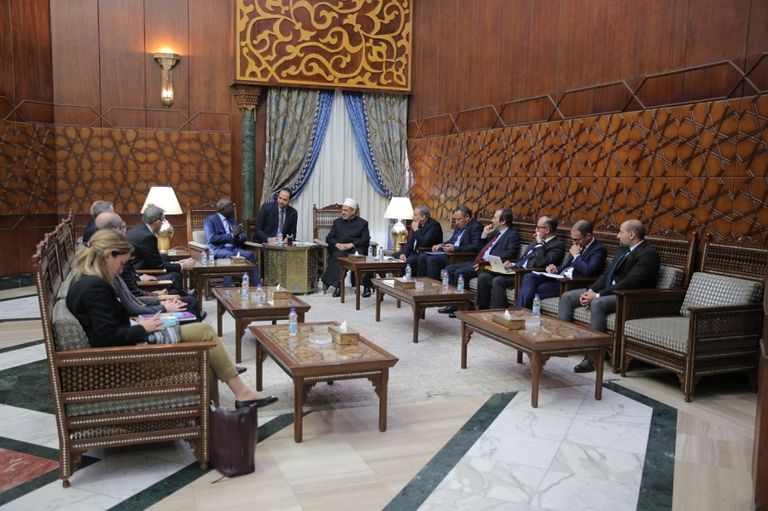 جانب من لقاء شيخ الأزهر مع الوفد