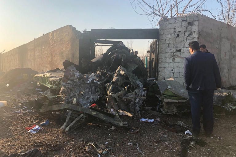 حطام الطائرة الأوكرانية المنكوبة جزء من حطام الطائرة الأوكرانية المنكوبة - أرشيفية