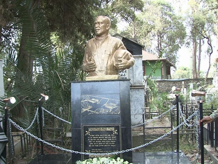 نصب تذكاري للراحل سمنجاو بقلي