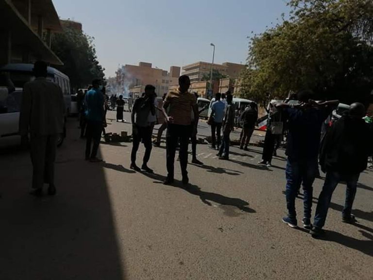 مظاهرات بالخرطوم ضد إحالة ضابط دافع عن المعتصمين للتقاعد