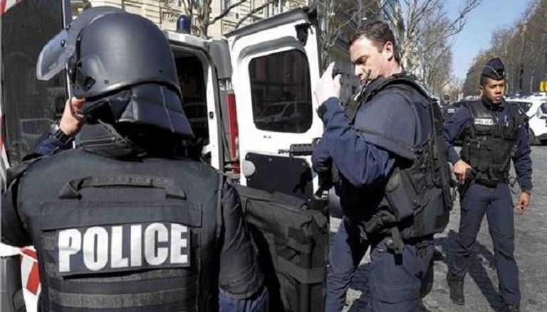 الشرطة الفرنسية تحمل العبء الأكبر في مواجهة انتشار العنف