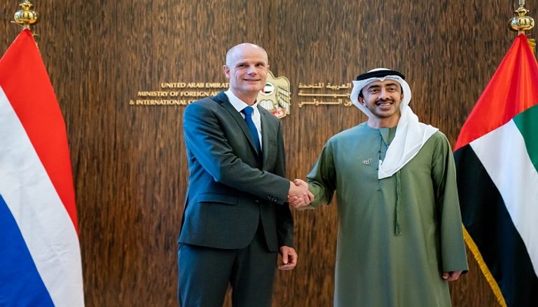 الشيخ عبدالله بن زايد آل نهيان خلال لقاء ستيف بلوك