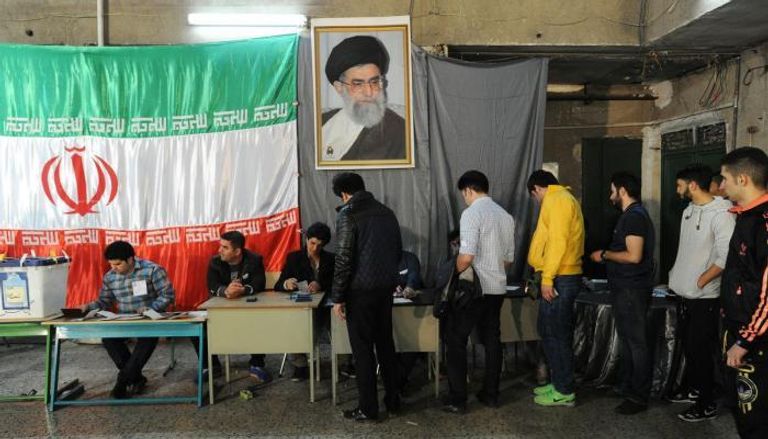 توقعات بعزوف واسع عن المشاركة بالانتخابات البرلمانية الإيرانية