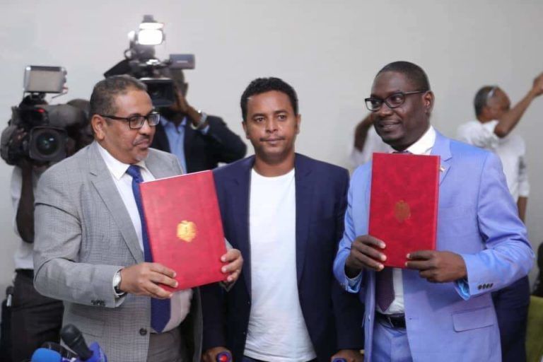 جانب من مراسم توقيع الاتفاق 