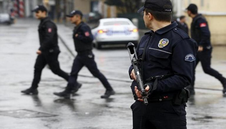 الشرطة التركية في موقع مظاهرات سابقة - رويترز