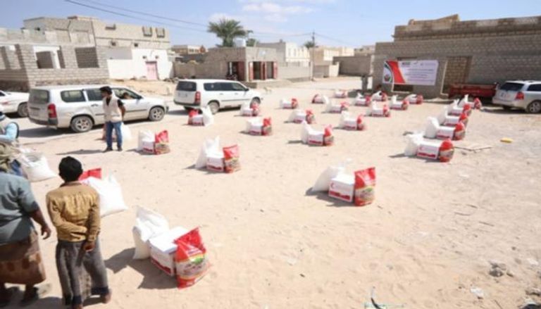 مساعدات غذائية إماراتية لأهالي حضرموت اليمنية