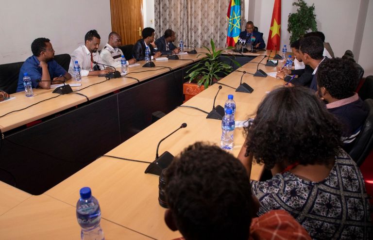 جانب من المؤتمر الصحفي لرئيس الجبهة وحاكم إقليم تجراي رئيس الجبهة وحاكم إقليم تجراي دبرصيون جبراميكائيل