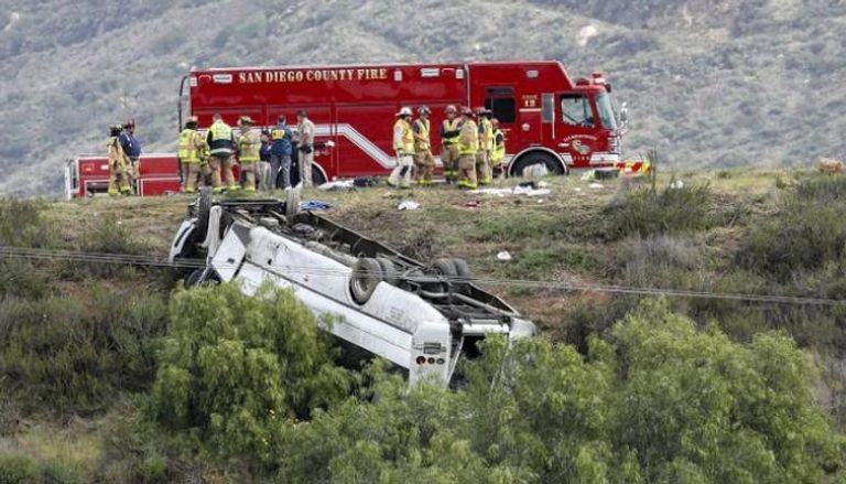 مصرع 3 وإصابة 18 في حادث مروري بكاليفورنيا