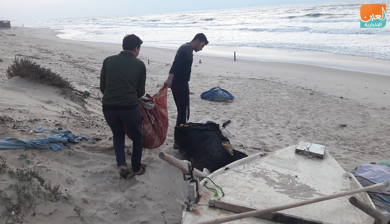 الصياد الفلسطيني محمد حسين يعود للدراسة