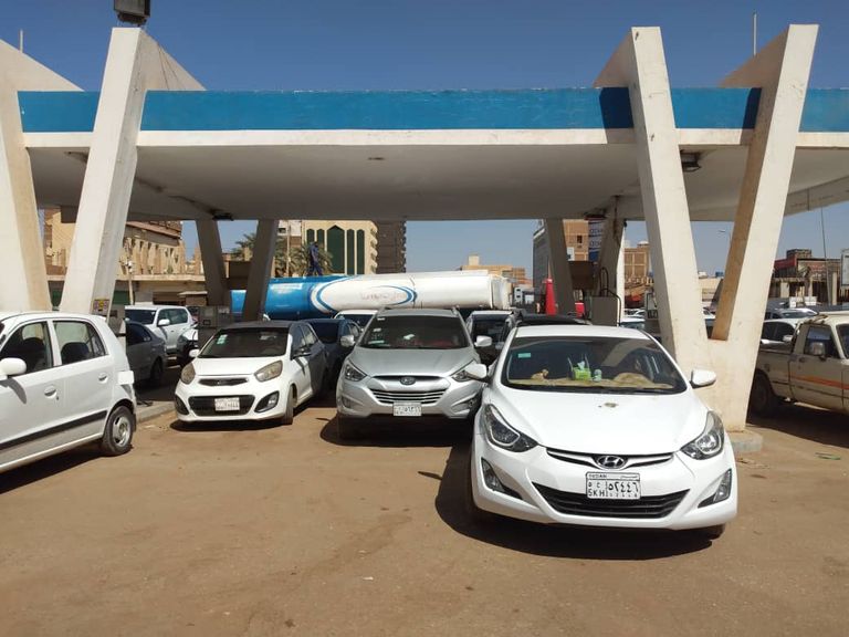 انفراجة في أزمة الوقود بالسودان