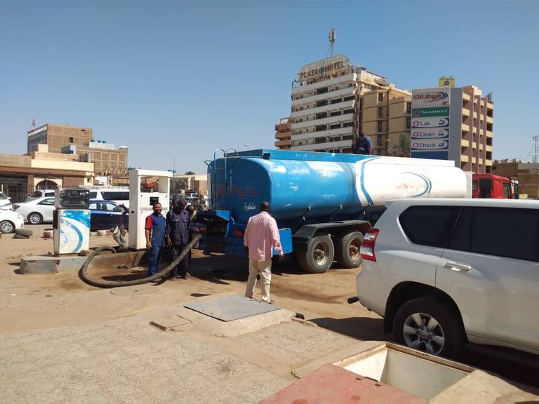 انفراجة في أزمة الوقود بالسودان
