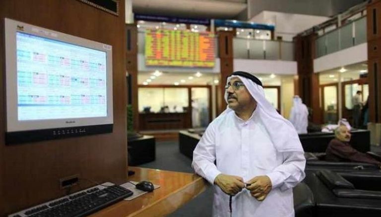 بورصات الخليج تقتفي أثر الأسواق العالمية وتتراجع 
