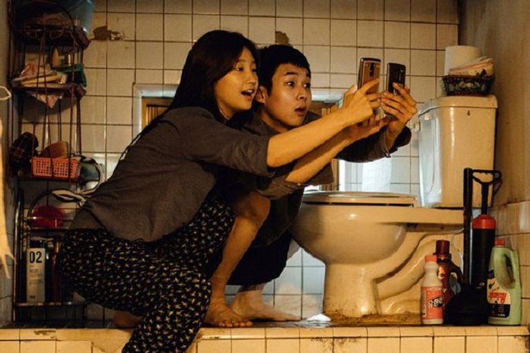 لقطة من فيلم باراسايت 