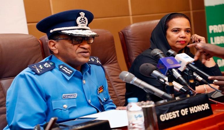  وزير الداخلية السوداني الطريفي إدريس دفع الله