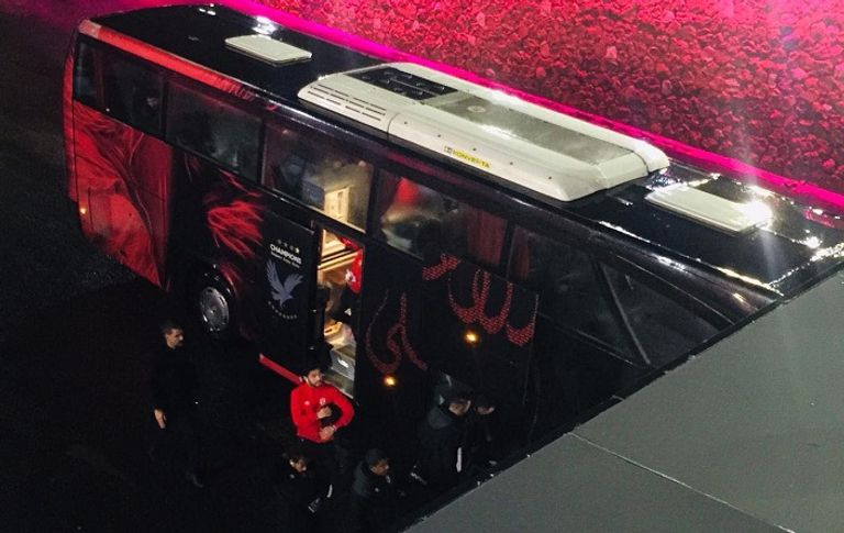 حافلة الأهلي تصل استاد القاهرة