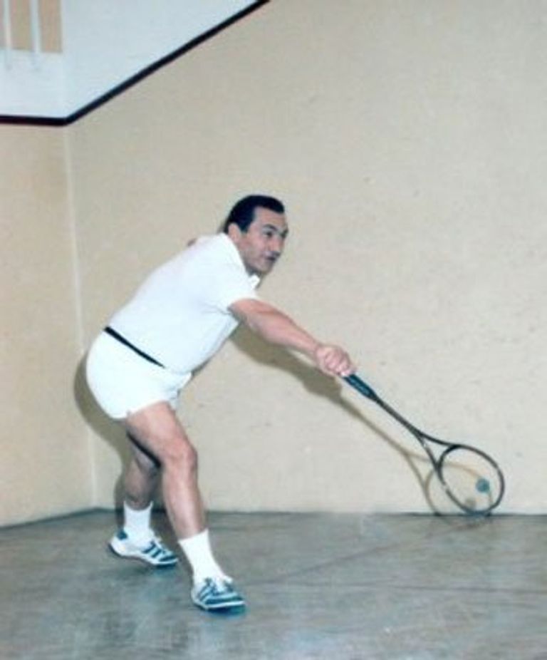 مبارك مع منتخب مصر بطل أمم أفريقيا