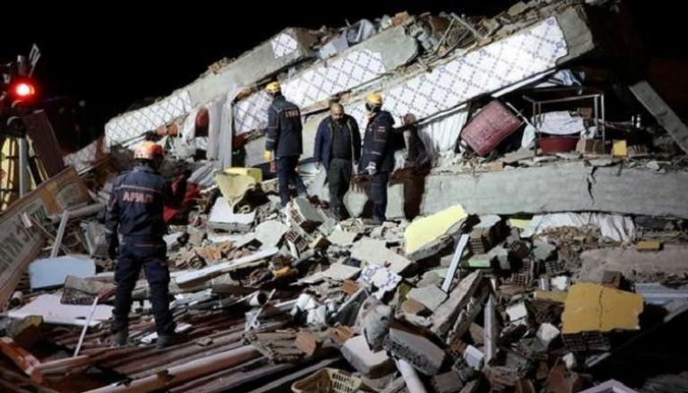 الزلزال ضرب منطقة حدودية بين تركيا وإيران بلغت قوته 5.9 درجة