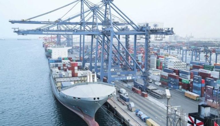 ميناء خصب العماني يعلق عمليات الشحن مع إيران بدءا من الأربعاء