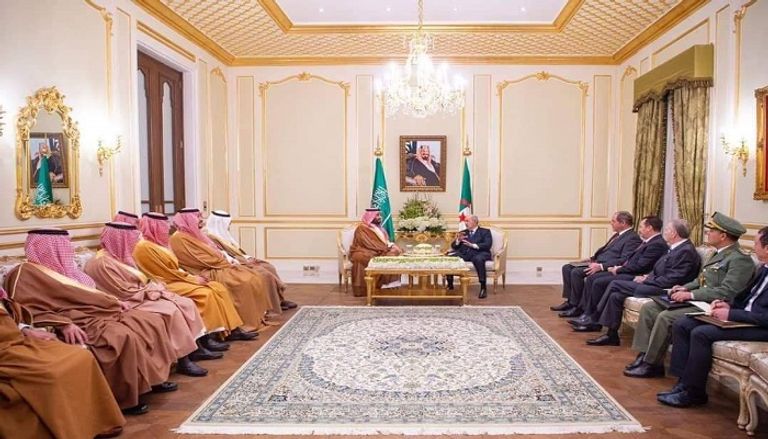 جانب من اللقاء  ولي العهد السعودي خلال لقاء الرئيس الجزائري