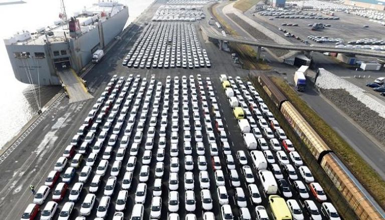 وكالة موديز تتوقع تراجع مبيعات السيارات
