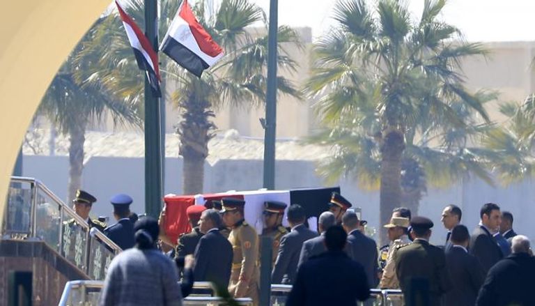 جثمان الرئيس الأسبق مبارك خلال صلاة الجنازة