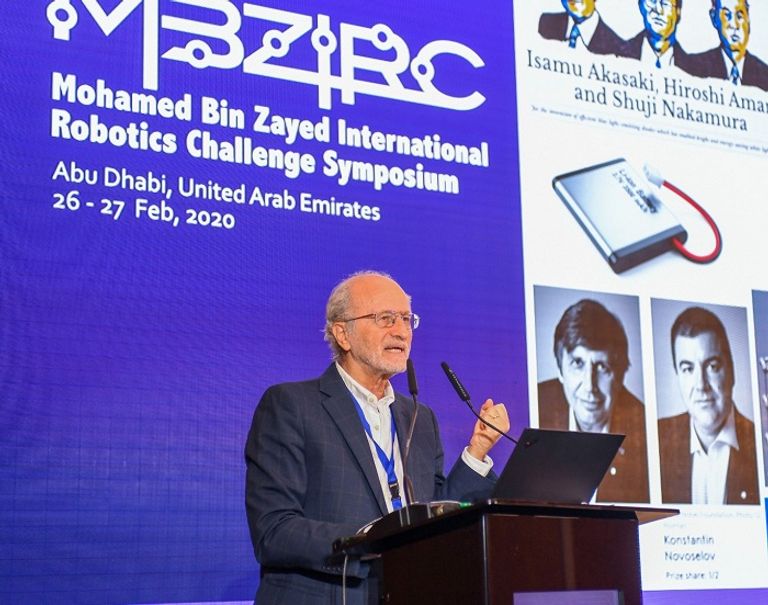 جانب من فعاليات منتدى تحدي محمد بن زايد العالمي للروبوت