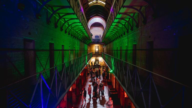 مبانٍ مهجورة منحتها الفرصة الثانية حياة جديدة