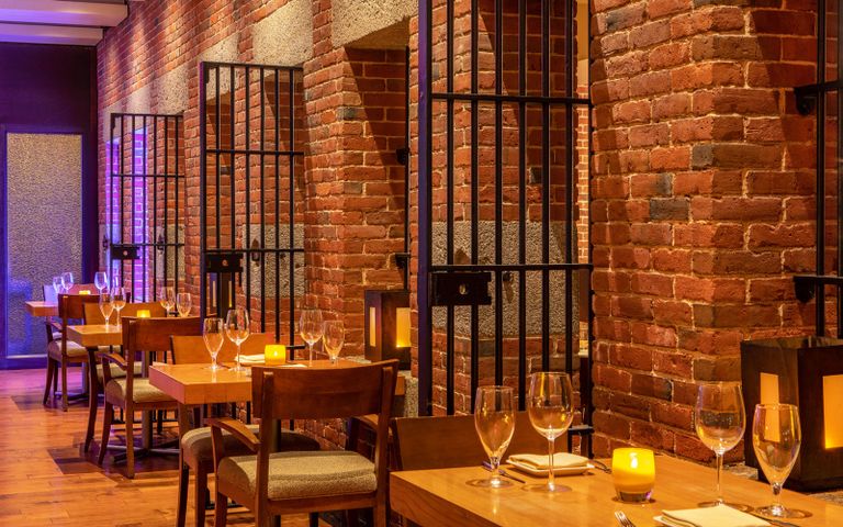 مبانٍ مهجورة منحتها الفرصة الثانية حياة جديدة