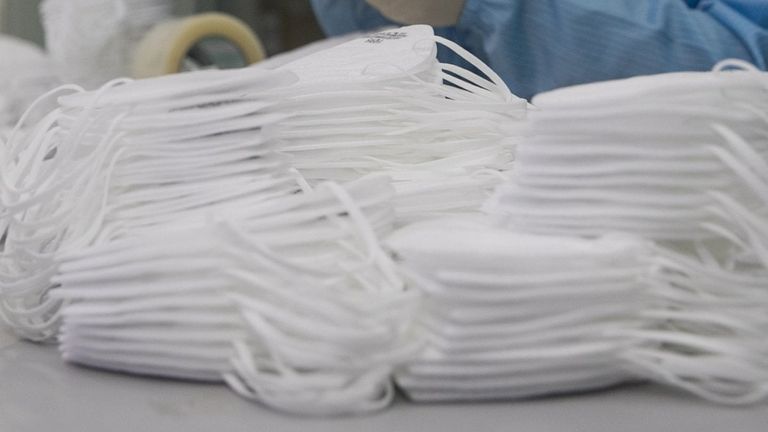 الإيطاليون يواجهون أزمة بسبب اختفاء الأقنعة الواقية