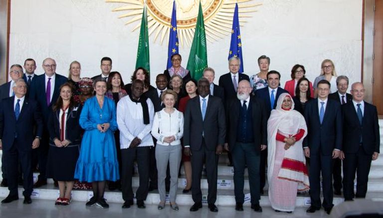 صورة تذكارية لوفدي الاتحادين الأوروبي والأفريقي في أديس أبابا